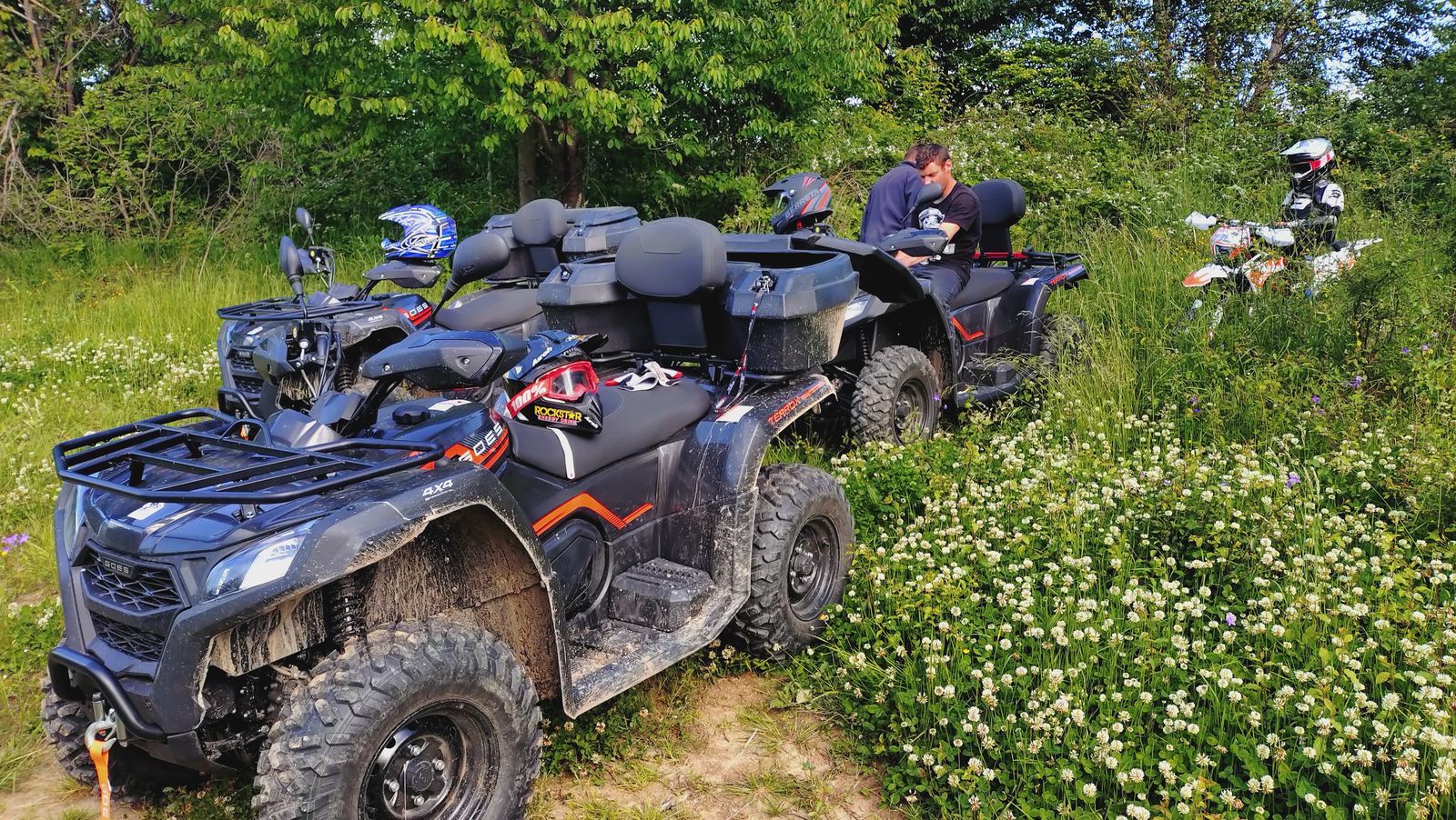 Postój na trasie wyprawy quadami 4×4